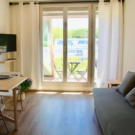 Le Serinity - 10 Min Des Plages A Pieds, Wifi, Parking, Clim Апартаменты *